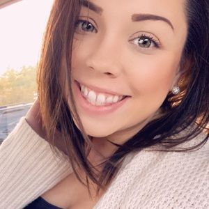 Meet your Posher, Cassandra